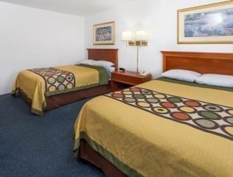 ซูเปอร์ 8 บาย วินด์แฮม พอนทีแอก Hotel Pontiac ภายนอก รูปภาพ