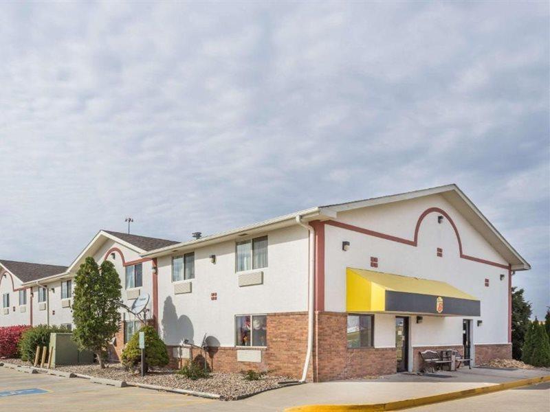 ซูเปอร์ 8 บาย วินด์แฮม พอนทีแอก Hotel Pontiac ภายนอก รูปภาพ