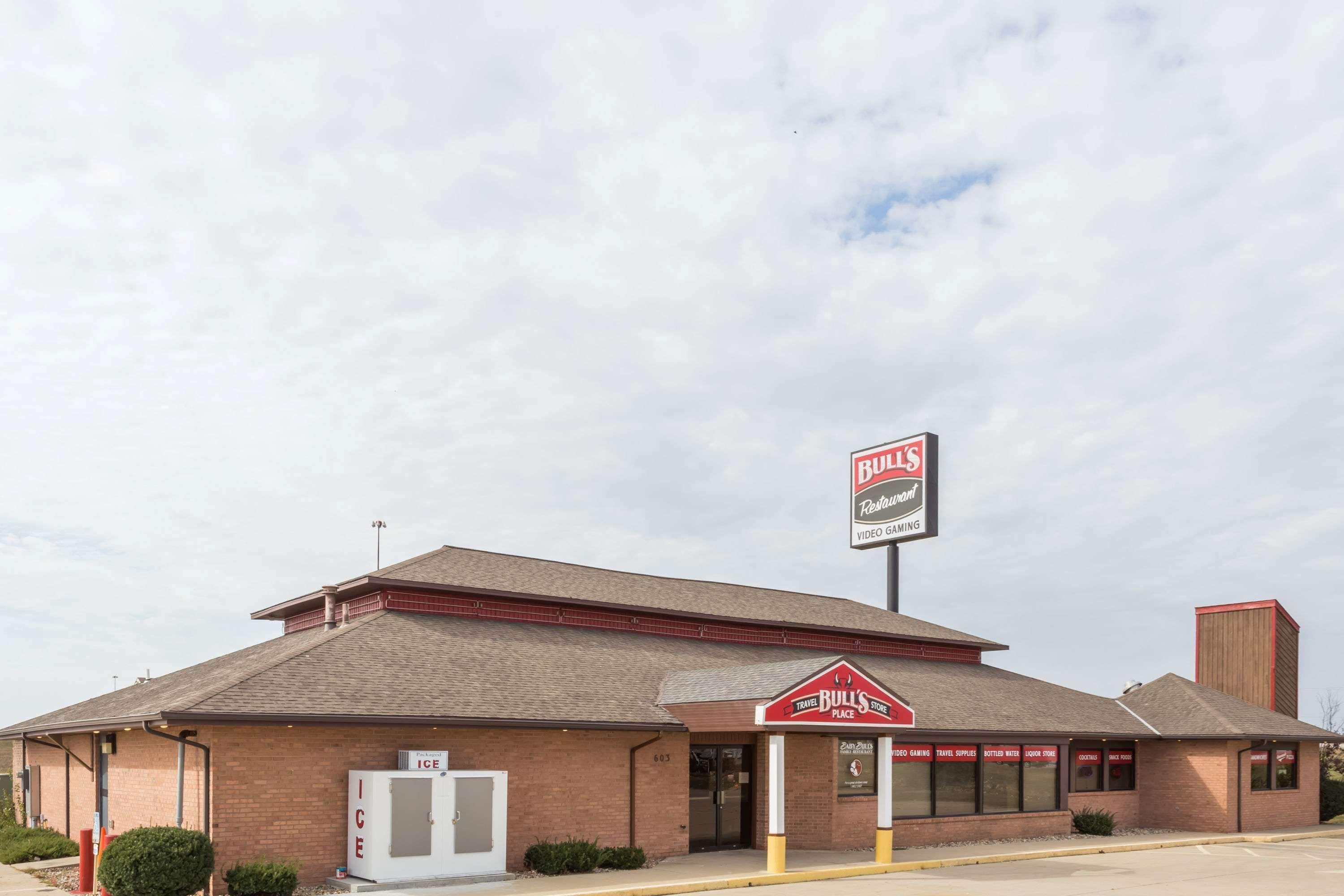 ซูเปอร์ 8 บาย วินด์แฮม พอนทีแอก Hotel Pontiac ภายนอก รูปภาพ