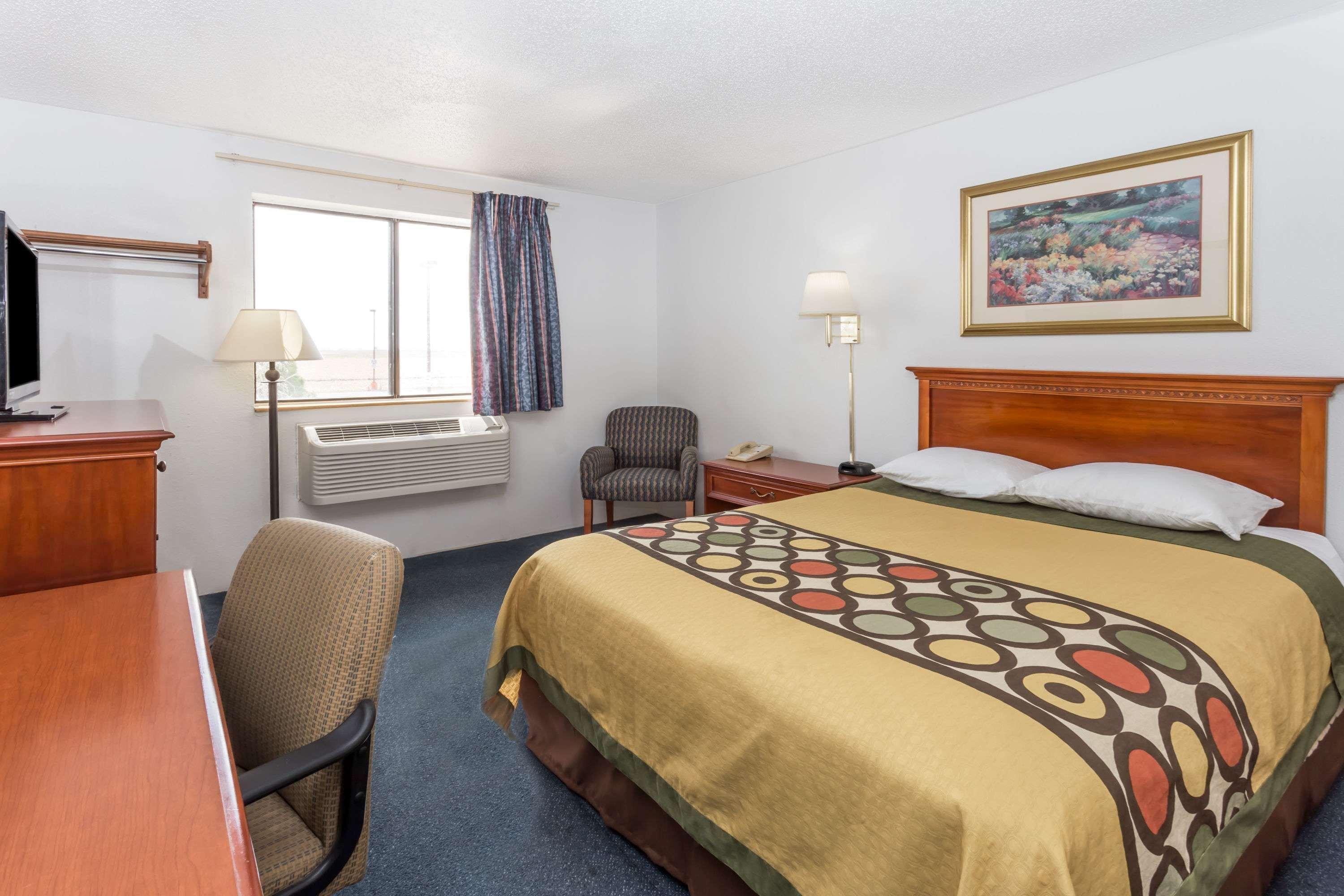ซูเปอร์ 8 บาย วินด์แฮม พอนทีแอก Hotel Pontiac ภายนอก รูปภาพ