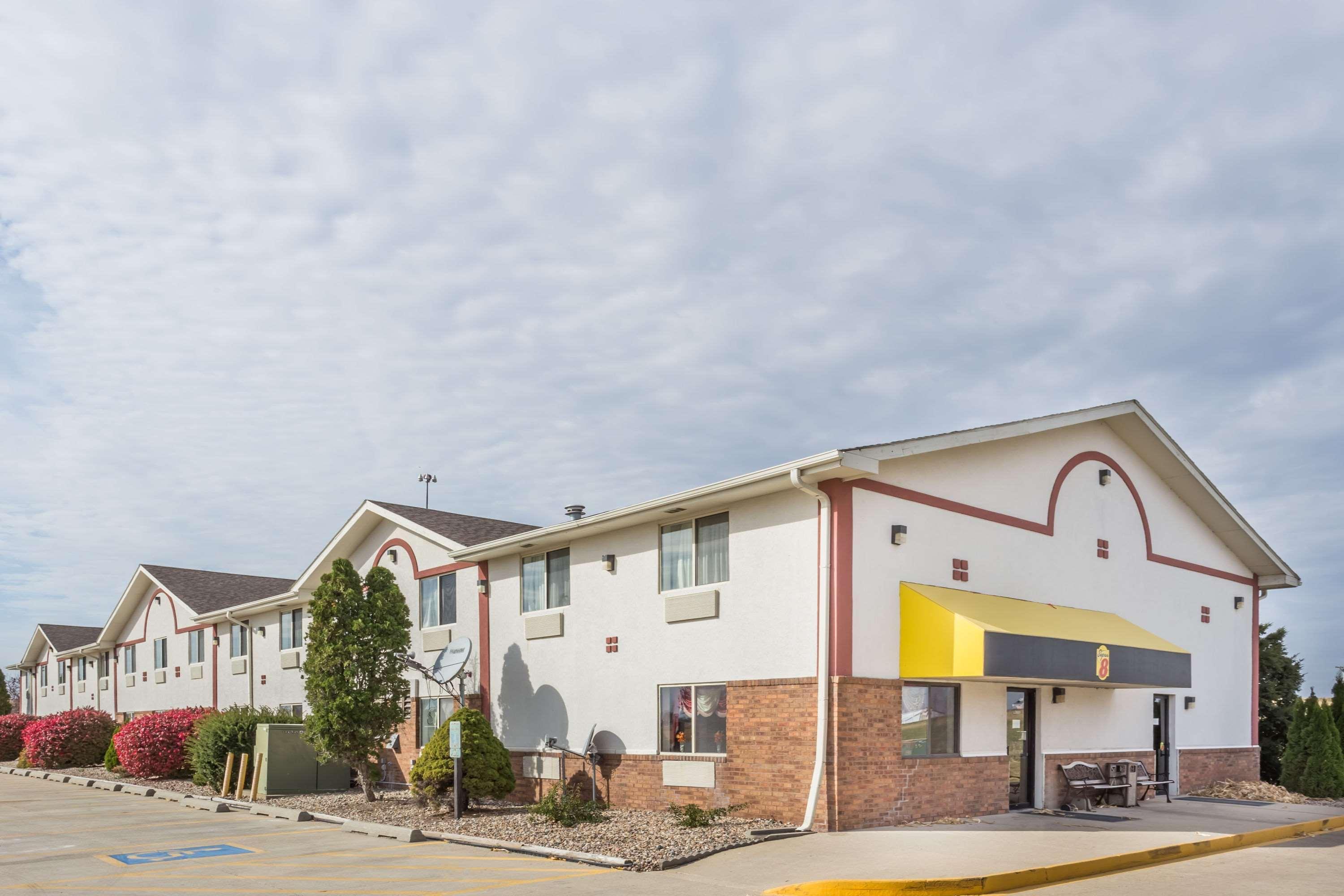ซูเปอร์ 8 บาย วินด์แฮม พอนทีแอก Hotel Pontiac ภายนอก รูปภาพ