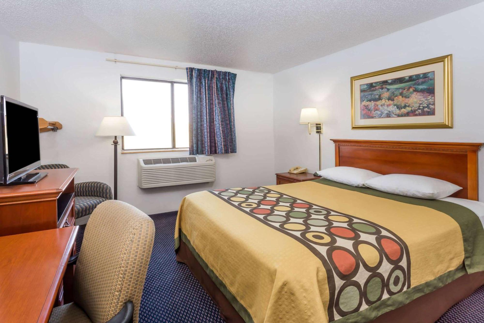 ซูเปอร์ 8 บาย วินด์แฮม พอนทีแอก Hotel Pontiac ภายนอก รูปภาพ
