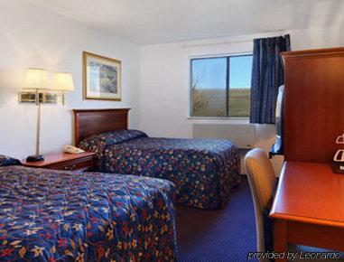 ซูเปอร์ 8 บาย วินด์แฮม พอนทีแอก Hotel Pontiac ห้อง รูปภาพ